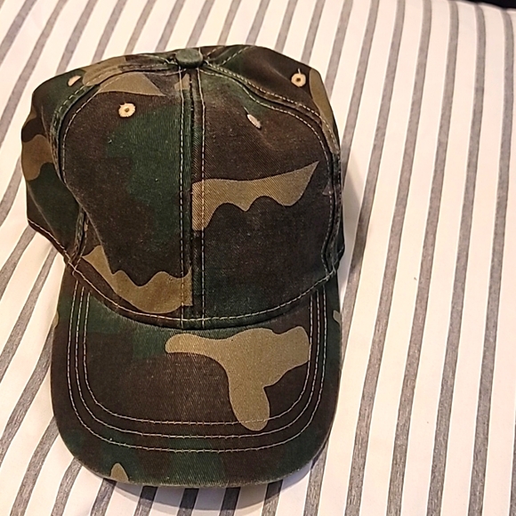 CAMO HAT - Picture 1 of 2